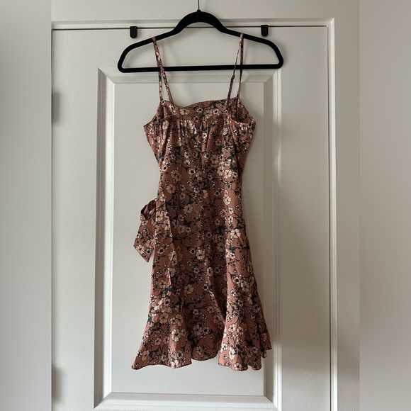 PRINCESS POLLY FLORAL WRAP DRESS - Picture 2 of 4
